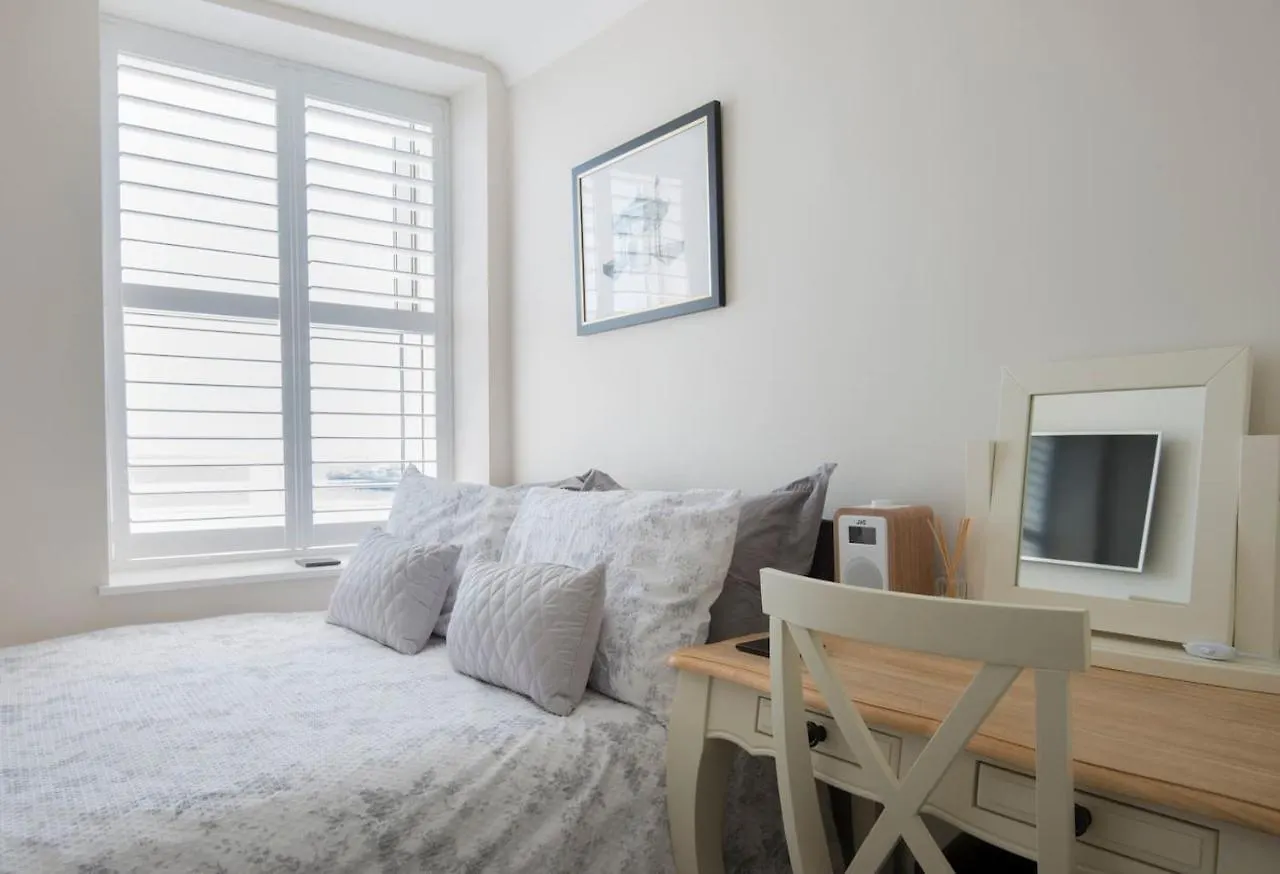 Direct Sea Views Seafront Location & Free Parking Διαμέρισμα Μπράιτον